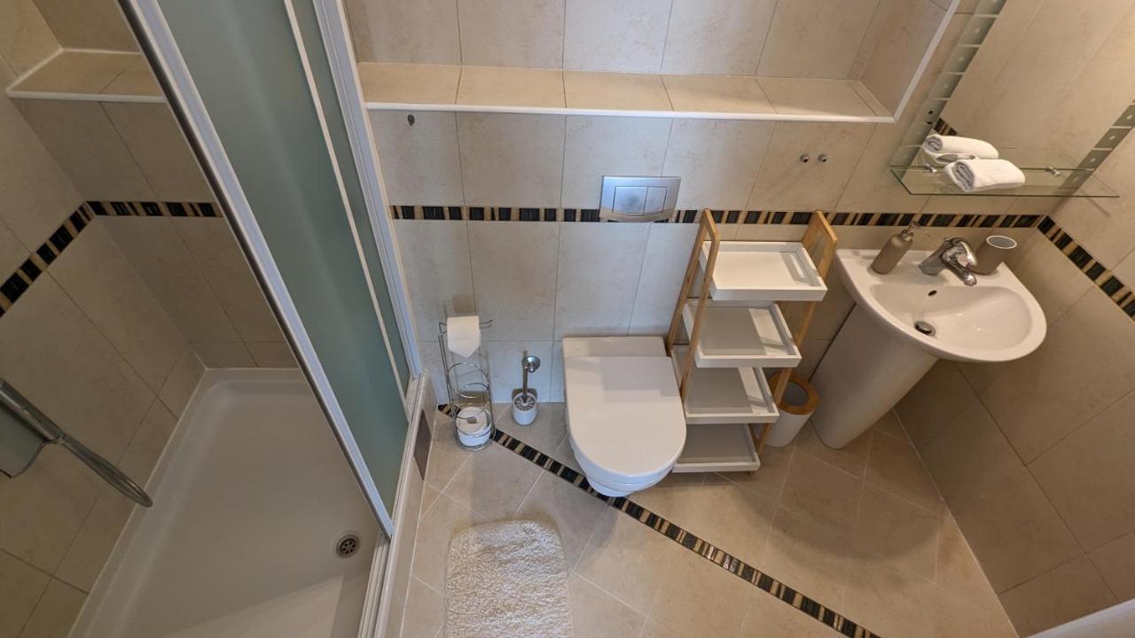 Downtown Fiume, Underground Garage Within The Property מראה חיצוני תמונה