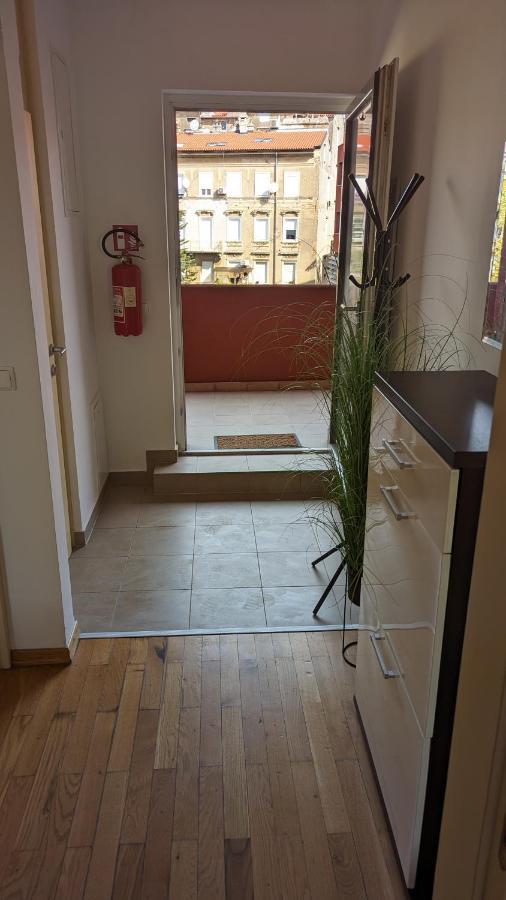 Downtown Fiume, Underground Garage Within The Property מראה חיצוני תמונה